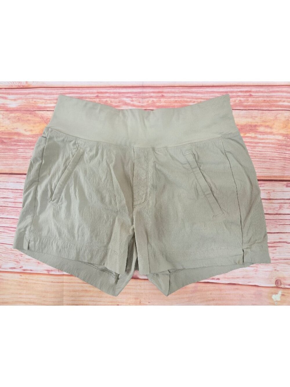Athleta Trekkie North Shorts Women’s Size 4 Khaki Hiking Activewear